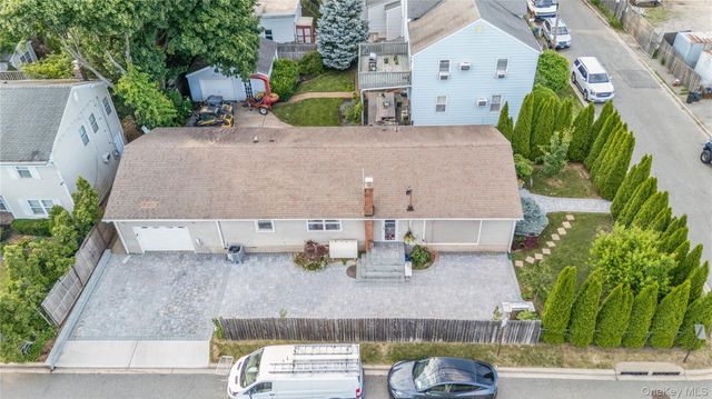 36 Richmond Street, Syosset, NY 11791