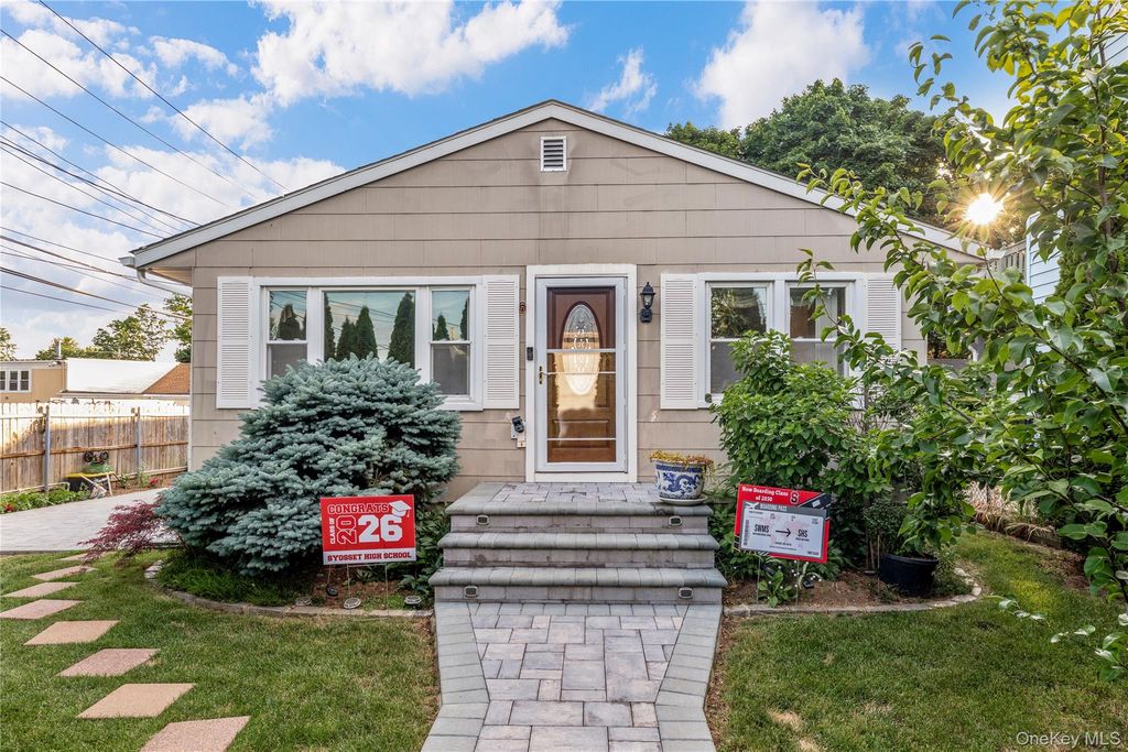 36 Richmond Street, Syosset, NY 11791