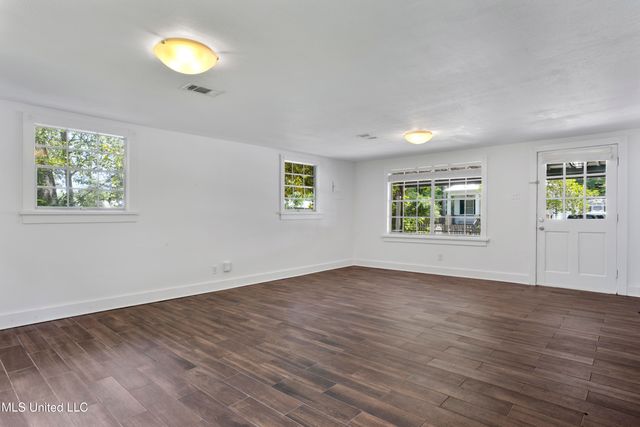 609 Russell Avenue, Ocean Springs, MS 39564