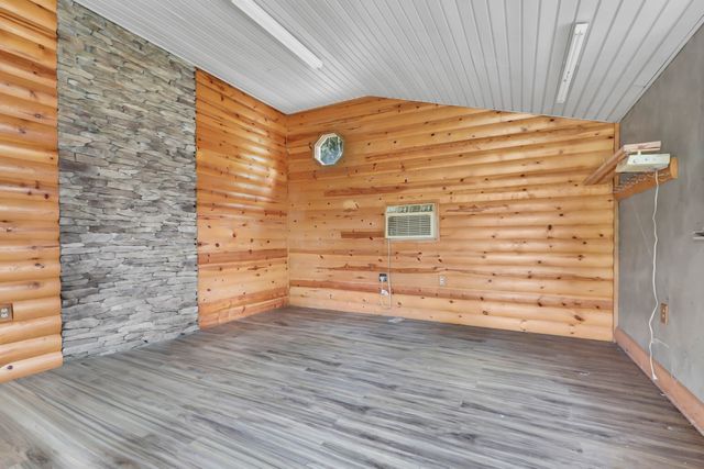 115 Mostly Locust Dr, Buchanan, TN 38222