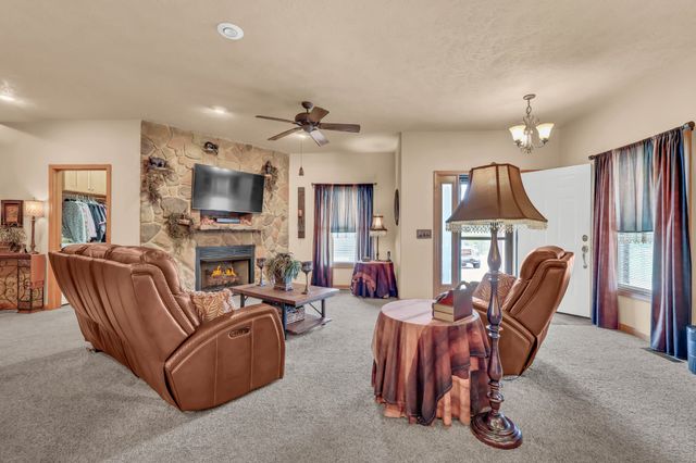 115 Mostly Locust Dr, Buchanan, TN 38222