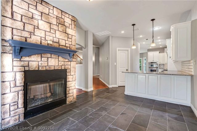1112 Autumn Oaks Lane, Fort Smith, AR 72903