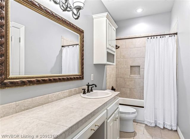 1112 Autumn Oaks Lane, Fort Smith, AR 72903