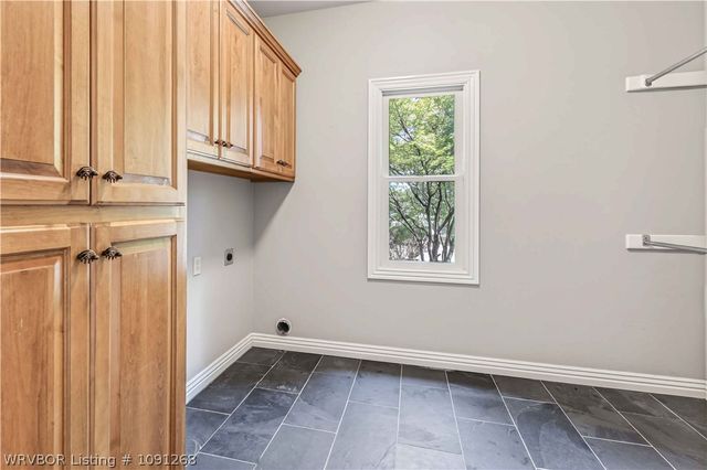 1112 Autumn Oaks Lane, Fort Smith, AR 72903