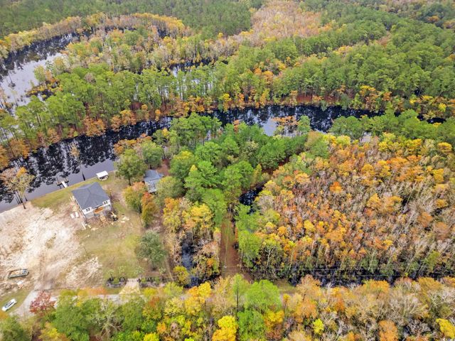 275 Waccamaw River Dr., Conway, SC 29526