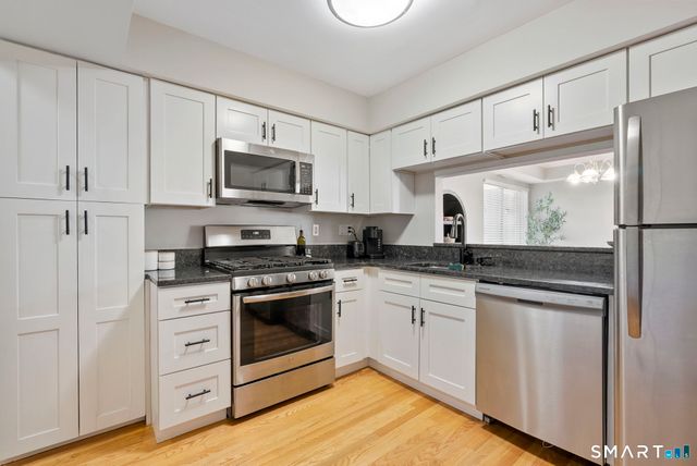 38 Harbour Close 38, New Haven, CT 06519