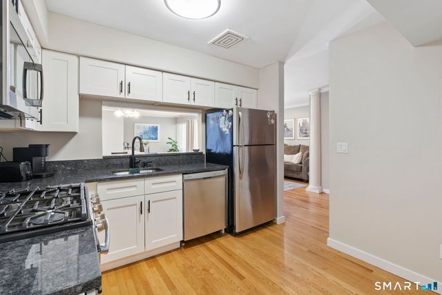 38 Harbour Close 38, New Haven, CT 06519