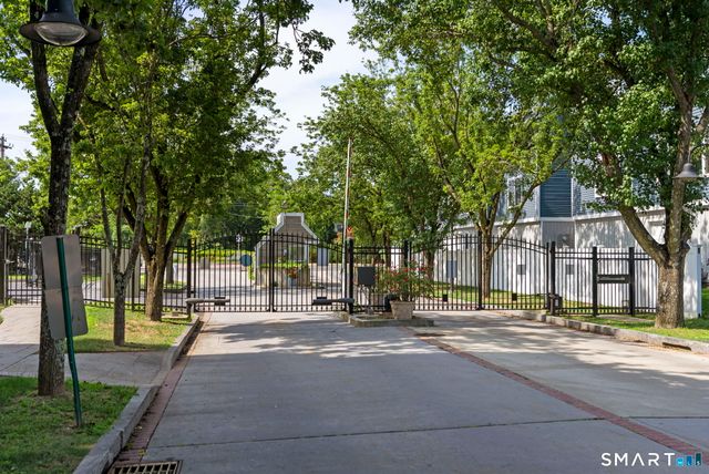 38 Harbour Close 38, New Haven, CT 06519