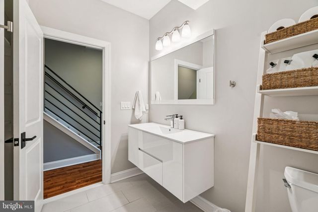 1428 S FRONT ST, Philadelphia, PA 19147