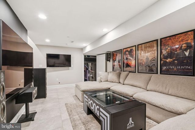 1428 S FRONT ST, Philadelphia, PA 19147