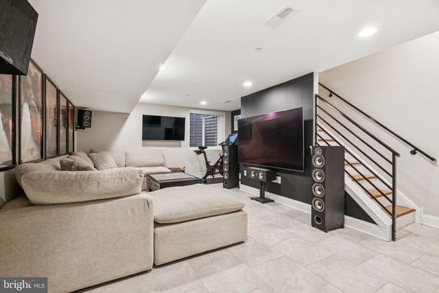 1428 S FRONT ST, Philadelphia, PA 19147
