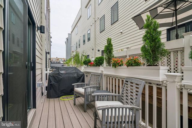 1428 S FRONT ST, Philadelphia, PA 19147