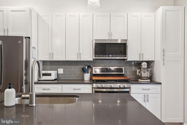1428 S FRONT ST, Philadelphia, PA 19147