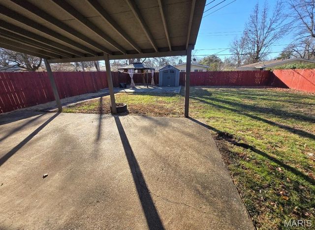 2536 Pershall Road, St Louis, MO 63136