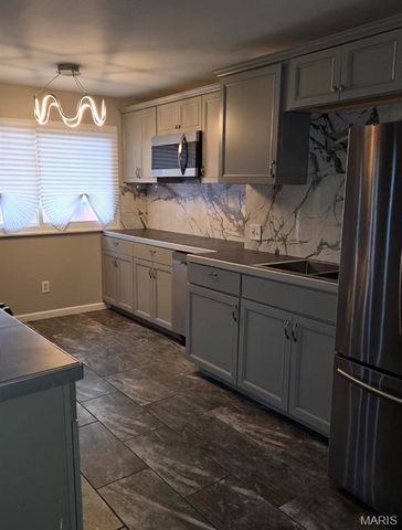 2536 Pershall Road, St Louis, MO 63136