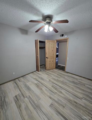 2536 Pershall Road, St Louis, MO 63136