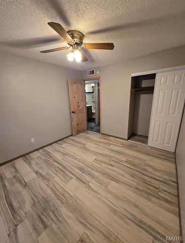 2536 Pershall Road, St Louis, MO 63136