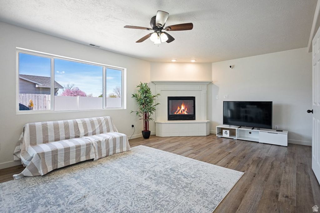 Image 2 of property listing at 795 N 2770 W, Provo, UT 84601