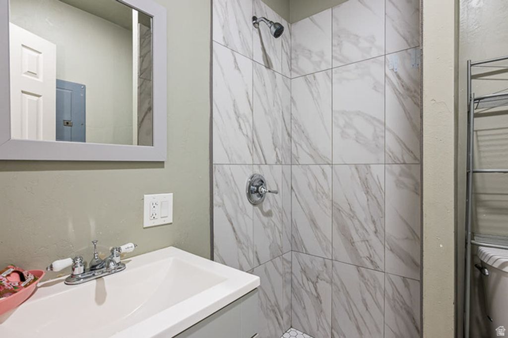 Image 13 of property listing at 795 N 2770 W, Provo, UT 84601