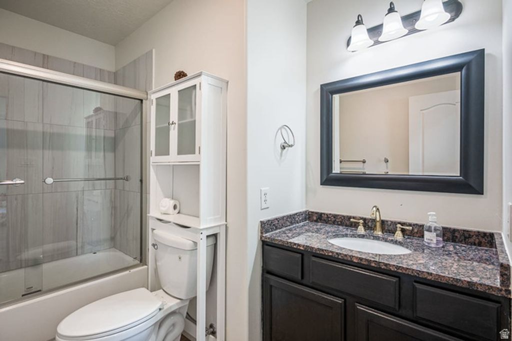 Image 17 of property listing at 795 N 2770 W, Provo, UT 84601