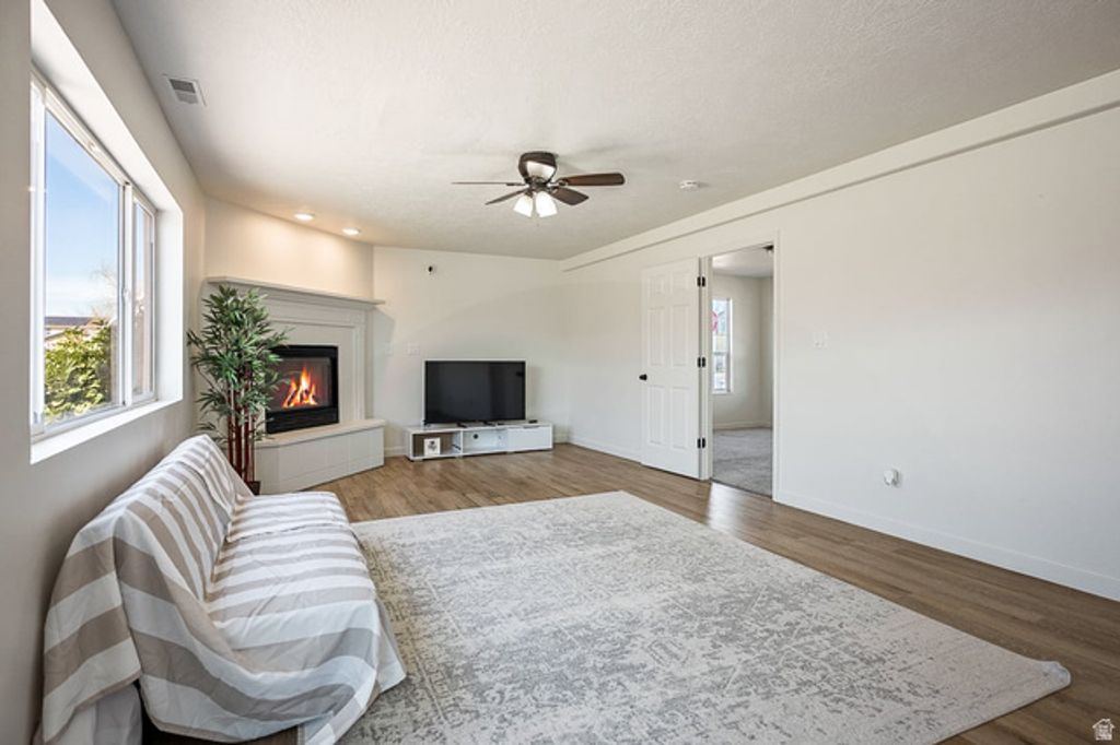 Image 3 of property listing at 795 N 2770 W, Provo, UT 84601
