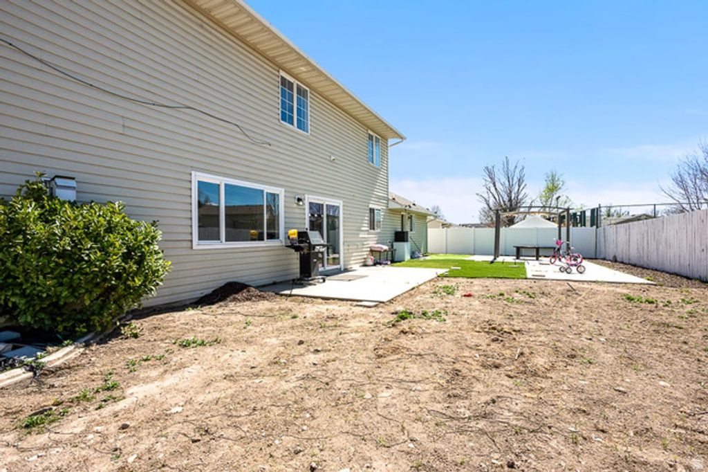 Image 24 of property listing at 795 N 2770 W, Provo, UT 84601