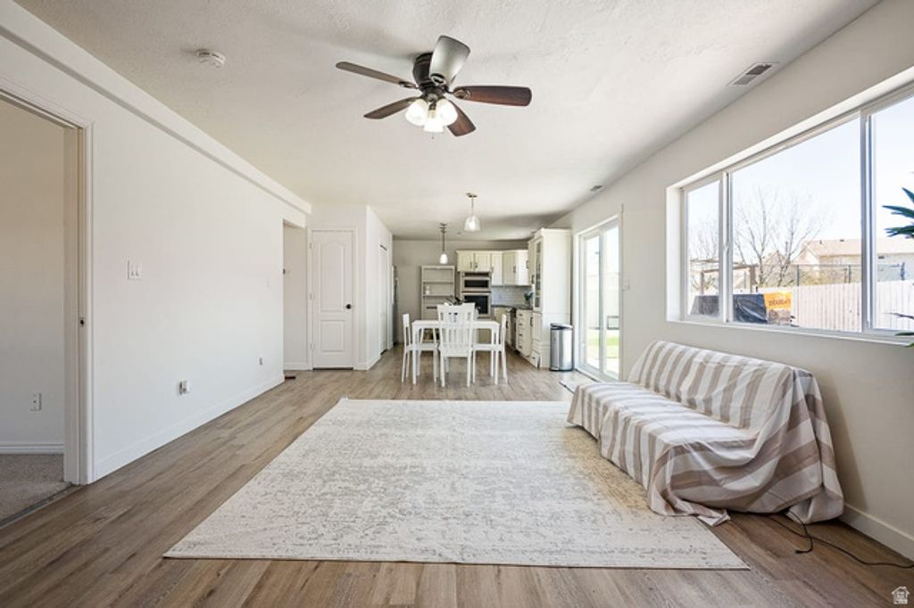 Image 4 of property listing at 795 N 2770 W, Provo, UT 84601