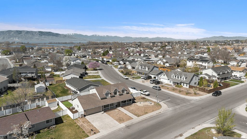 Image 32 of property listing at 795 N 2770 W, Provo, UT 84601