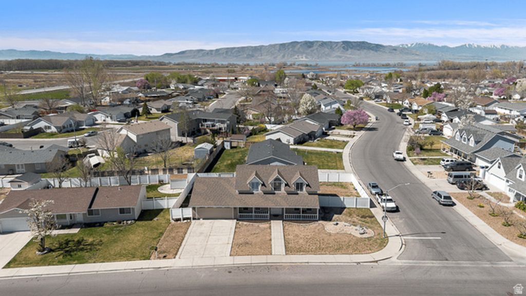 Image 33 of property listing at 795 N 2770 W, Provo, UT 84601
