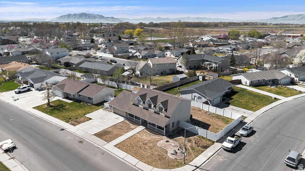 Image 34 of property listing at 795 N 2770 W, Provo, UT 84601