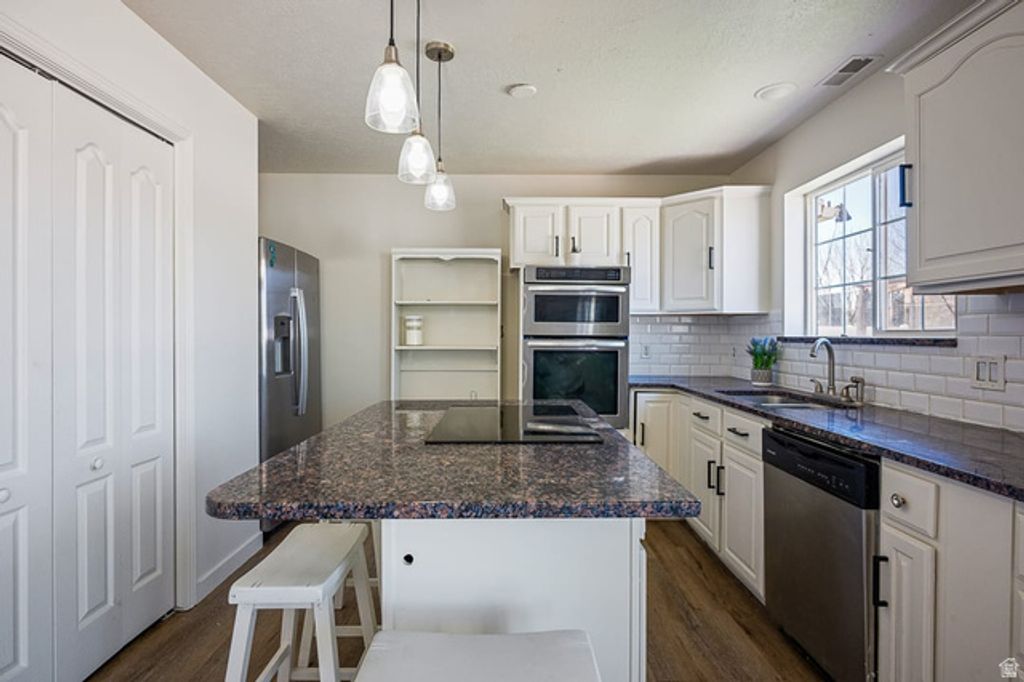 Image 6 of property listing at 795 N 2770 W, Provo, UT 84601