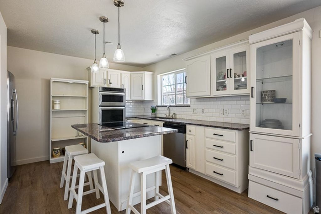 Image 9 of property listing at 795 N 2770 W, Provo, UT 84601