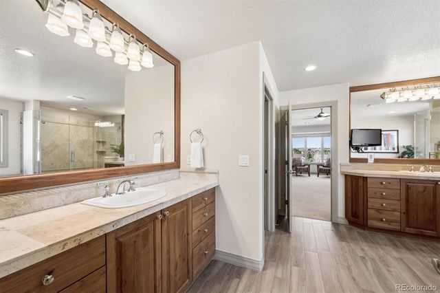 6893 S Netherland Way, Aurora, CO 80016