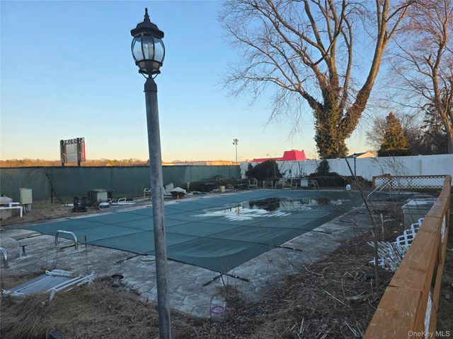 98 Andrew Avenue, Islip Terrace, NY 11752