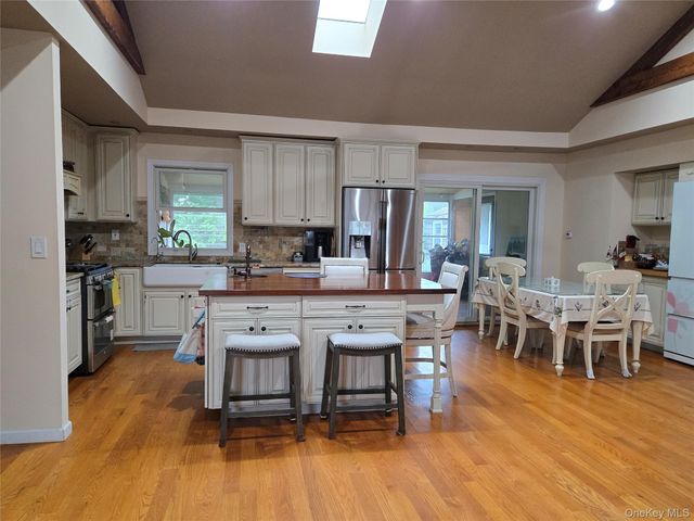 224 Ohio Street, Hicksville, NY 11801