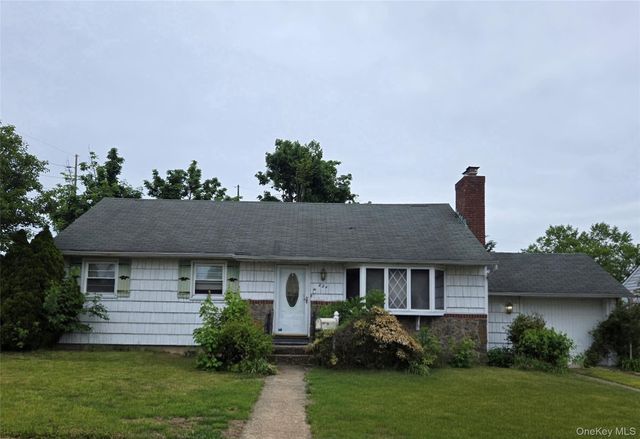 224 Ohio Street, Hicksville, NY 11801