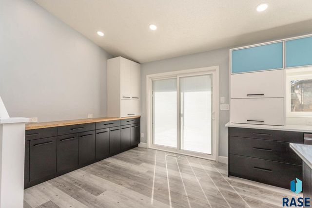 3717 S Jesse James Ct Court, Sioux Falls, SD 57103