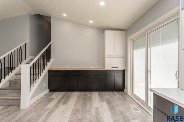 3717 S Jesse James Ct Court, Sioux Falls, SD 57103