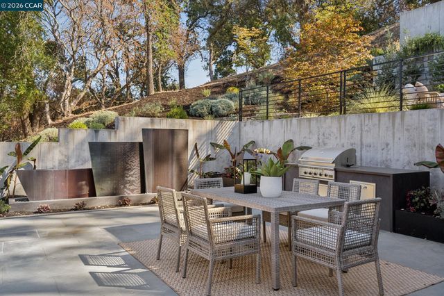 3647 Happy Valley Rd, Lafayette, CA 94549