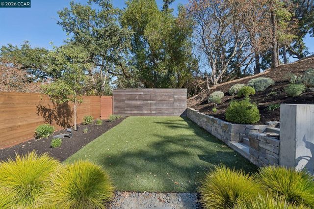 3647 Happy Valley Rd, Lafayette, CA 94549