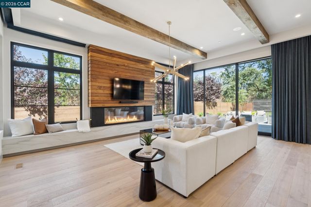 3647 Happy Valley Rd, Lafayette, CA 94549