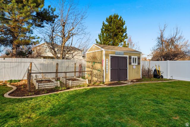 794 W 2300 S, Syracuse, UT 84075