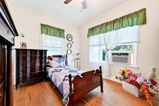 205 Wykagyl Street, Kaufman, TX 75142