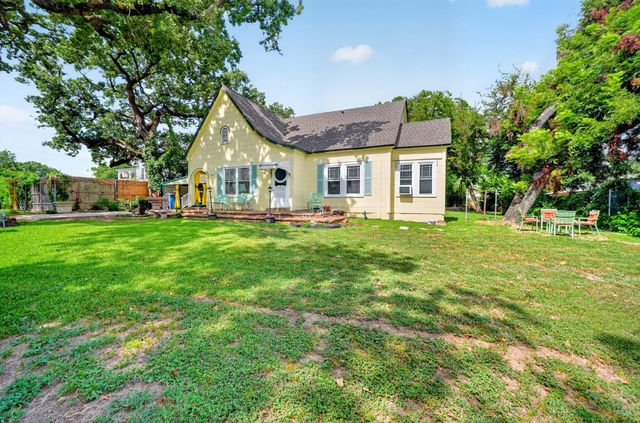 205 Wykagyl Street, Kaufman, TX 75142