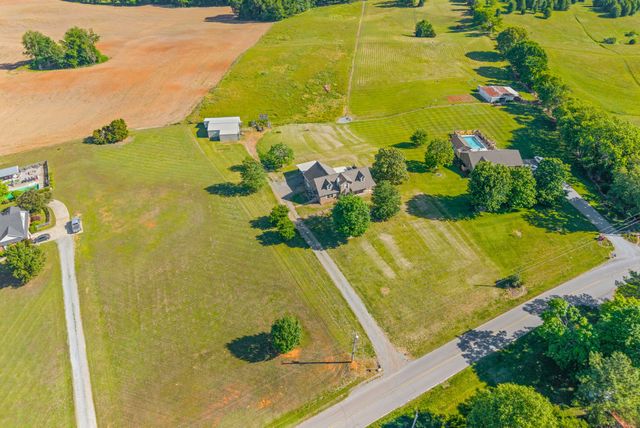 3879 Sadlersville Rd, Adams, TN 37010