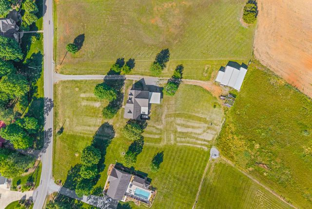 3879 Sadlersville Rd, Adams, TN 37010