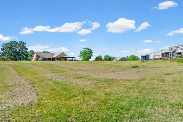 3879 Sadlersville Rd, Adams, TN 37010