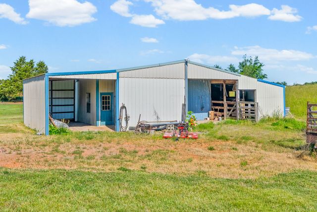 3879 Sadlersville Rd, Adams, TN 37010