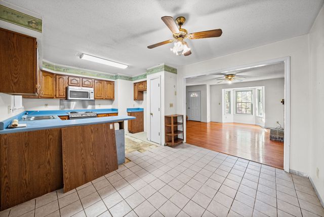 3879 Sadlersville Rd, Adams, TN 37010