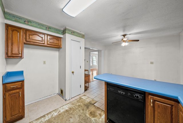 3879 Sadlersville Rd, Adams, TN 37010